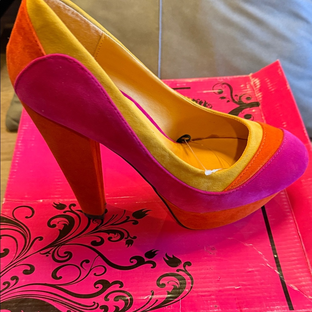 Colorblock Pointed-Toe Pumps in Pink, Orange & Yellow - Picture 4 of 4